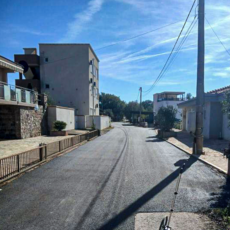 ASFALTIRANA ULICA U SAVINI...